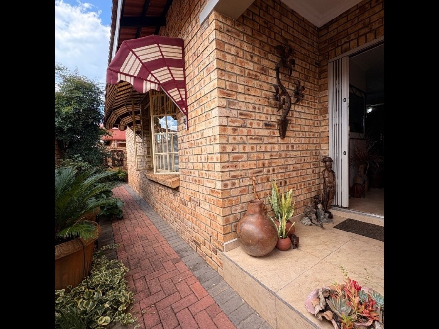 3 Bedroom Property for Sale in Flimieda North West